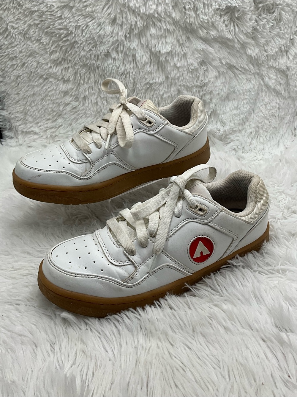 Airwalk Madalyn-SS Sneakers Size 9 White with Gum Sole Retro Skate Sneakers